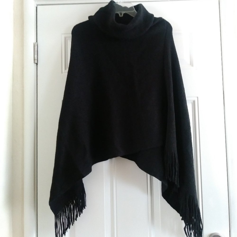 YOUNG USA PONCHO BLACK COLOR ONE SIZE